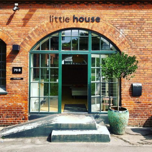 Indgang til little house på Østerbro